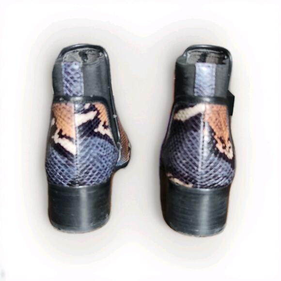 Donald Pliner Dyla Leather Ankle Bootie Women's Snake Print Almond Toe 7.5 M - Picture 4 of 9